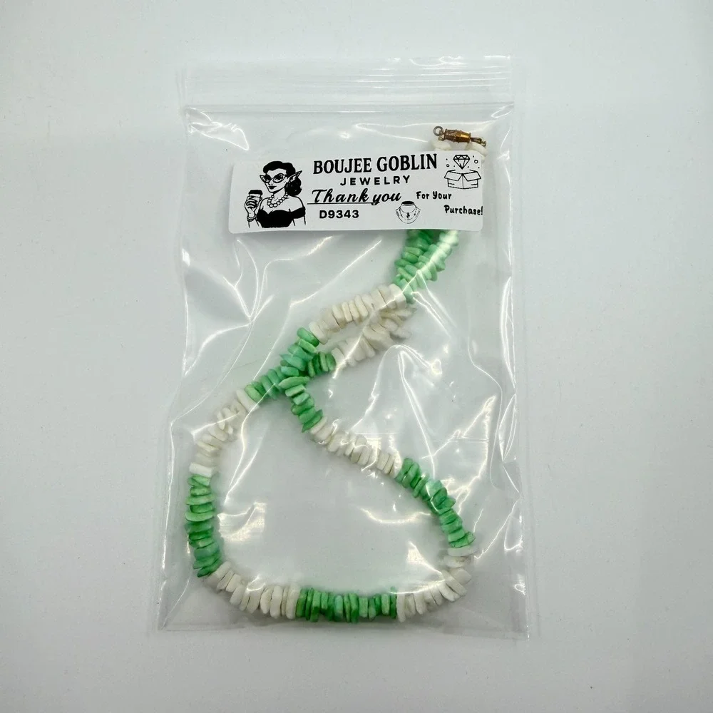 Vintage Y2K Chip Bead Necklace White & Green Retro Beach Jewelry